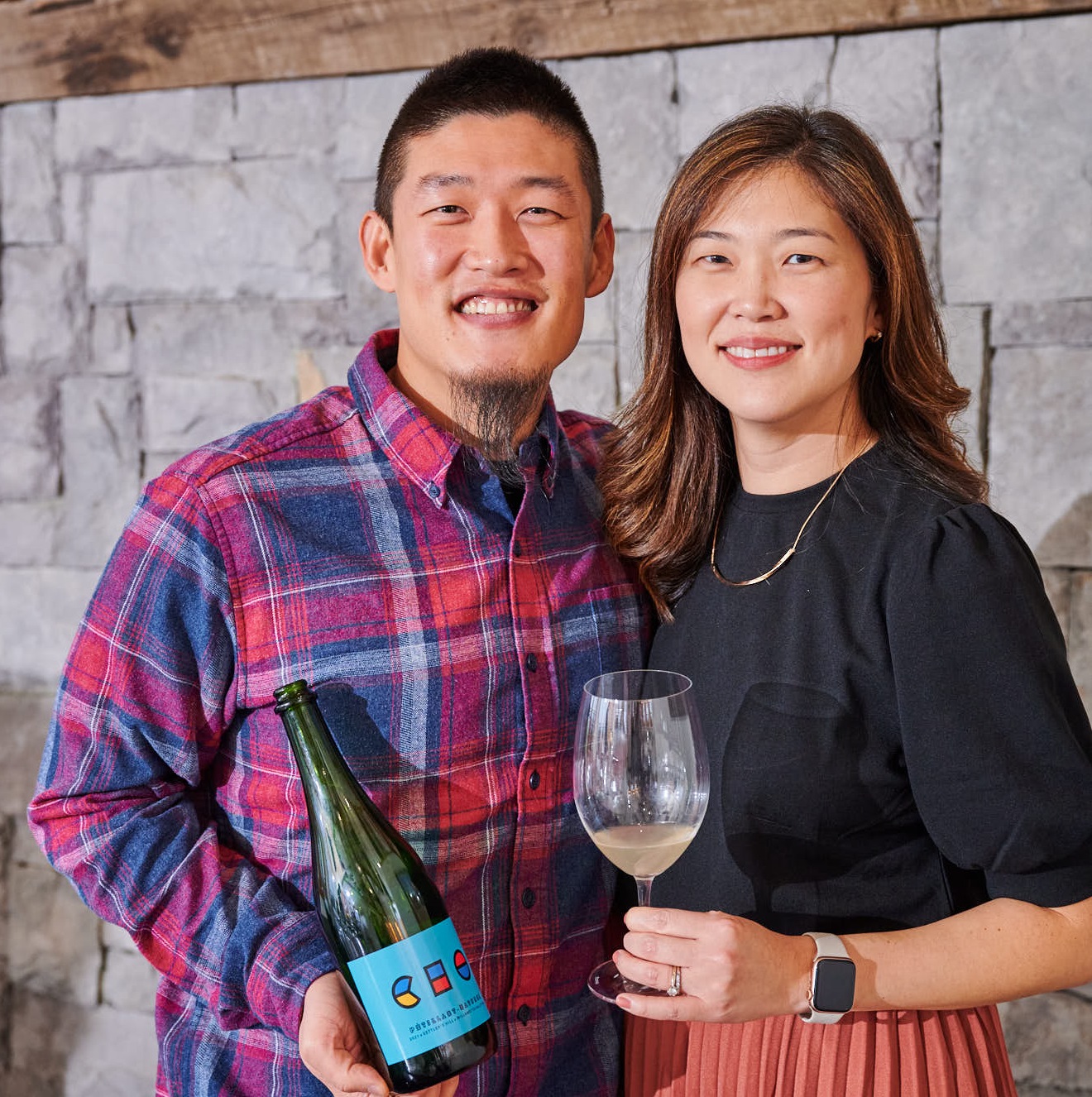 Two critical review publications end 2022 awarding Oregon wine producers with high marks 
