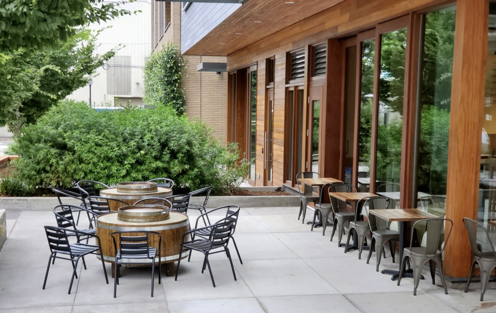 Manzanita NW: Winery Tasting Room & Wine Bar