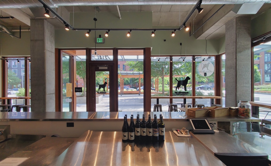 Manzanita NW: Winery Tasting Room & Wine Bar