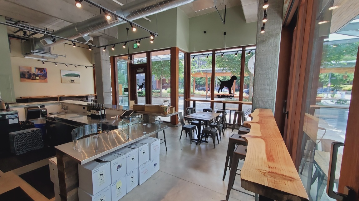 Manzanita NW: Winery Tasting Room & Wine Bar
