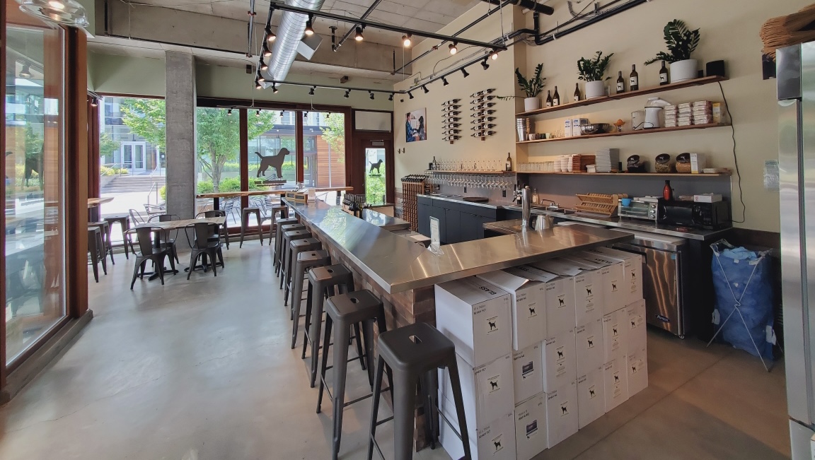 Manzanita NW: Winery Tasting Room & Wine Bar