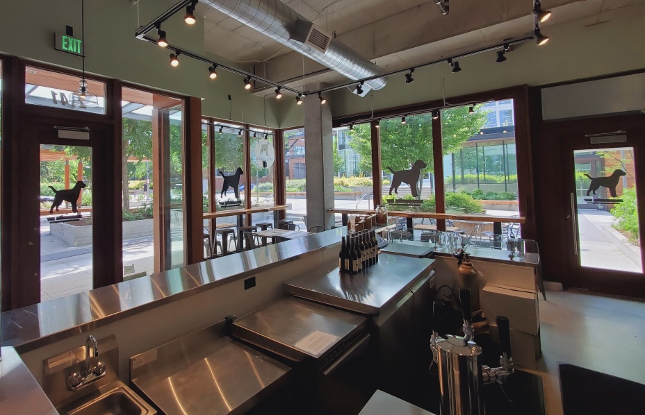 Manzanita NW: Winery Tasting Room & Wine Bar