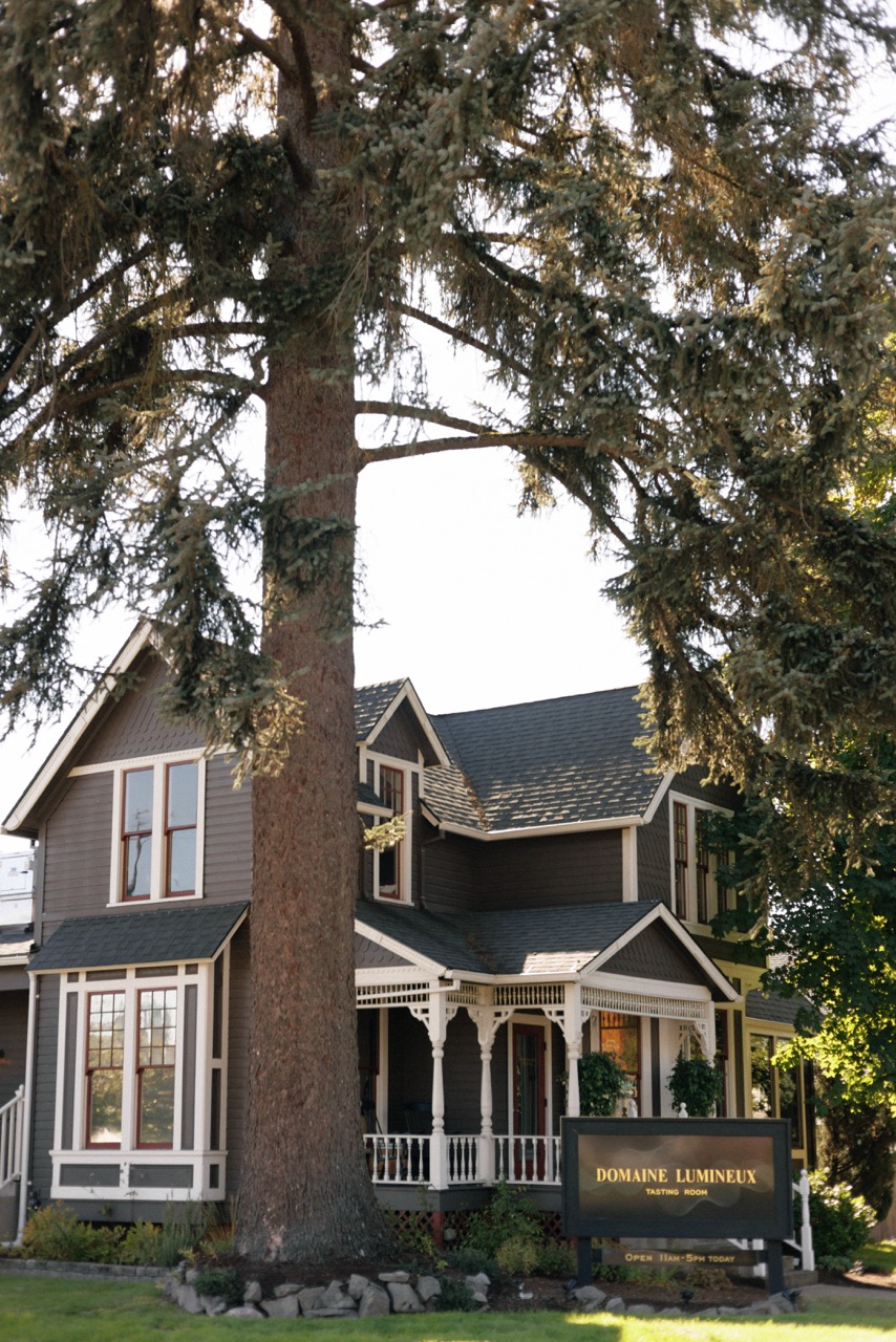 Domaine Lumineux Tasting Room Exterior