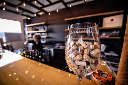 Résolu Cellars – Craft Wine Bar + Production
